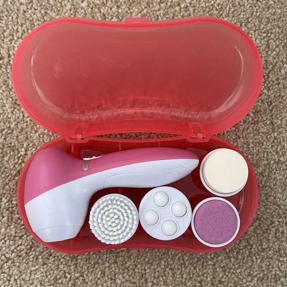 My Beauty Secrets USA, FACIAL CLEANSING Pink and White BRUSH SYSTEM NEW IN BOX! - Picture 2 of 6